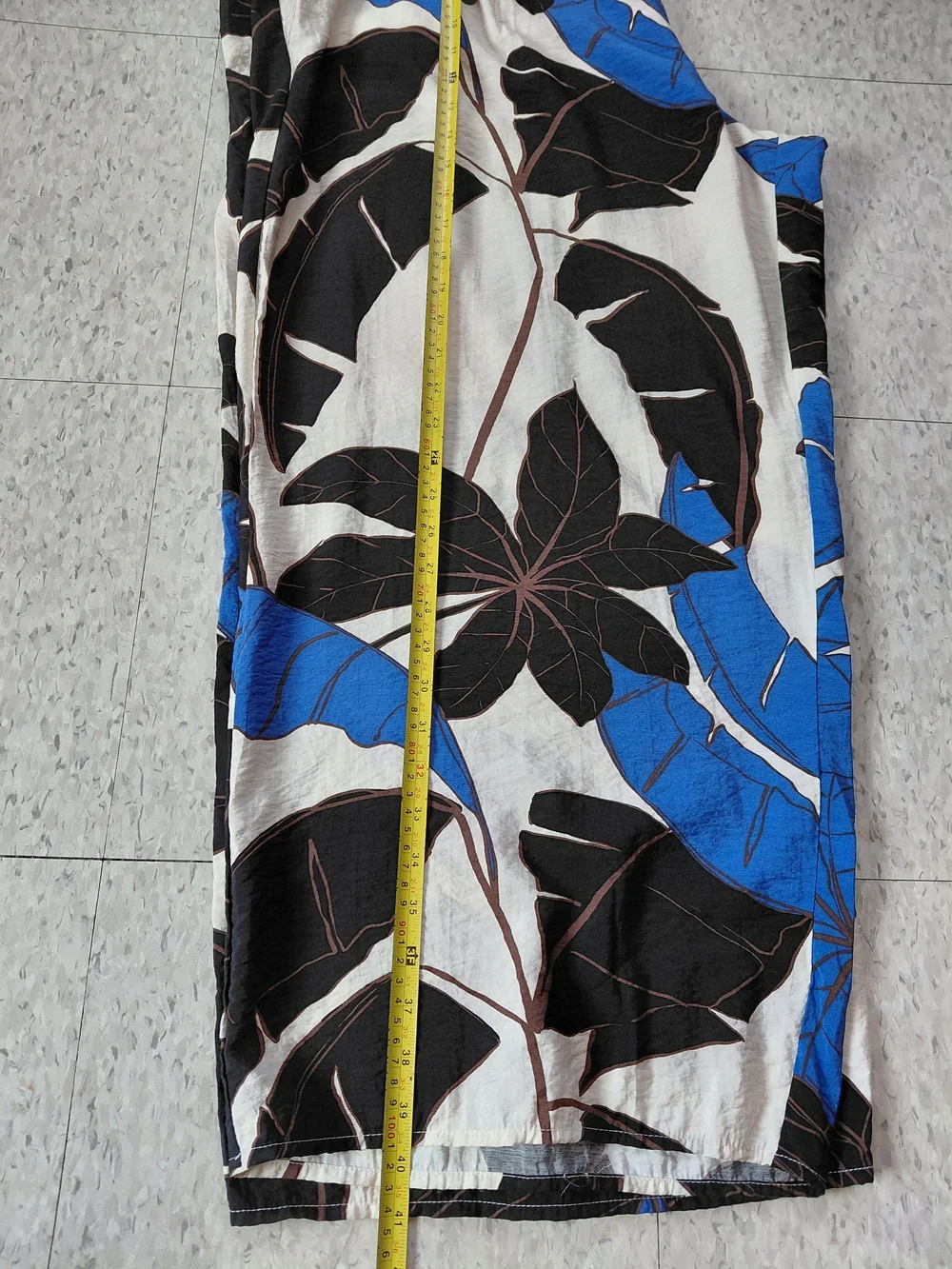 Sofia By Sofia Vergara Wide-Leg Floral Print Pants in Blue & Cream Tropical Pant - Picture 15 of 15